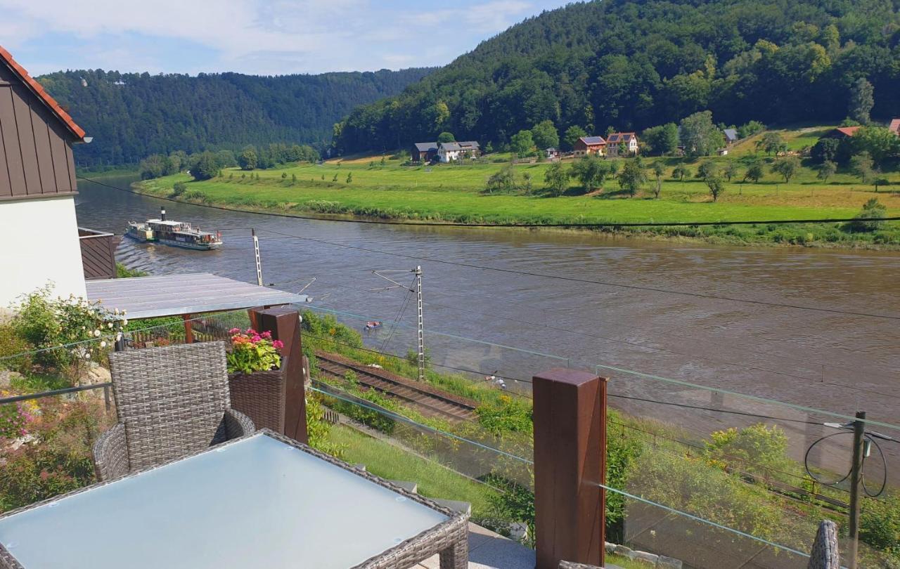 Saechsische-Schweiz-Ferienhaus-Wohnung-2-Mit-Hervorragendem-Panoramablick-Ueber-Das-Elbtal Konigstein an der Elbe Bagian luar foto